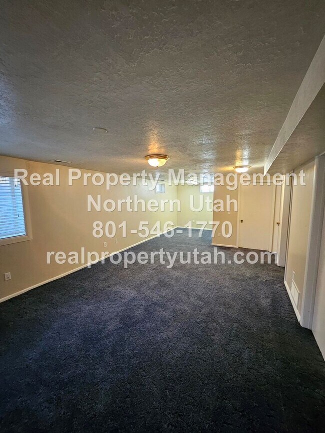 Building Photo - 3 Bedroom Duplex in Ogden Coming Soon!