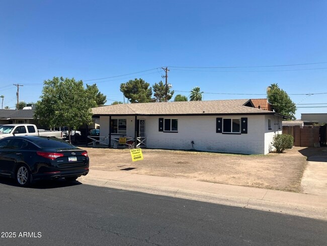Building Photo - 3419 W Glenn Dr