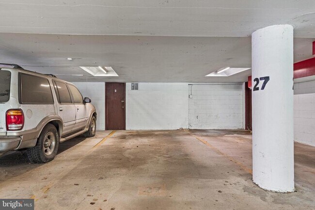 Building Photo - 7621 Provincial Dr