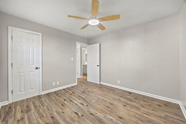 Building Photo - Newly renovated, adorable 3-bedroom, 1-bath home in Rock Hill!