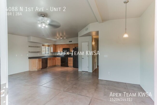 Building Photo - $1170 - Beautiful 3 Bed | 2 Bath Upstairs ...