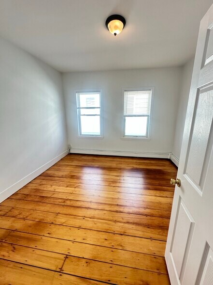 Building Photo - 61 Webster Ave