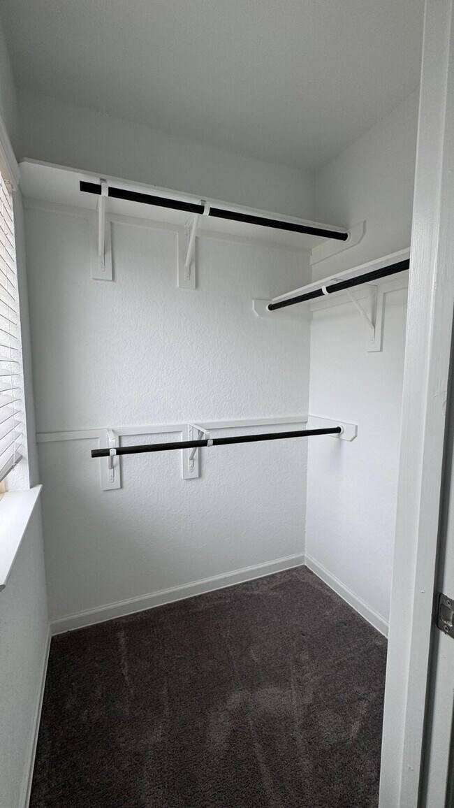 Building Photo - 975 Lars Trek Trail