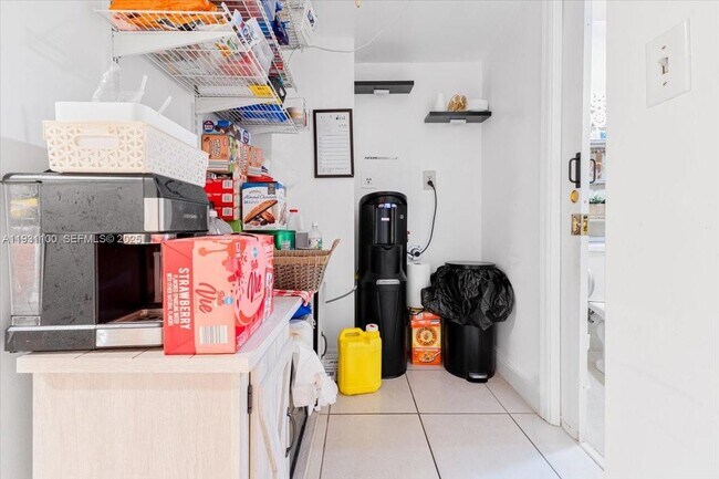 Building Photo - 317 W 36th St