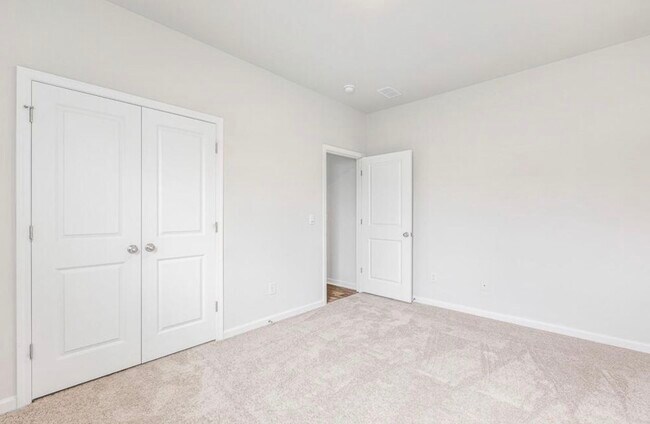 Building Photo - 620 Ladywood Dr
