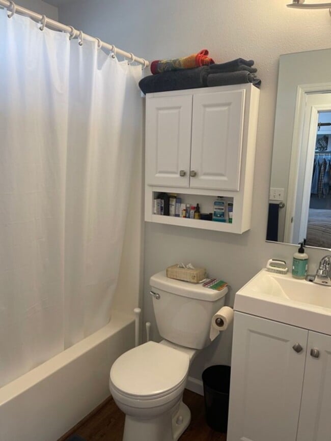 Building Photo - 1637 NW 4th St