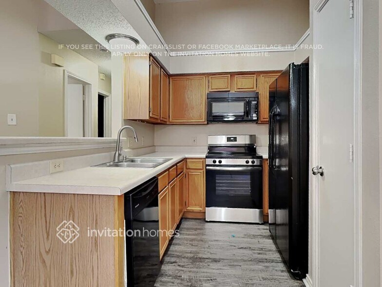 Building Photo - 6736 Driffield Cir E