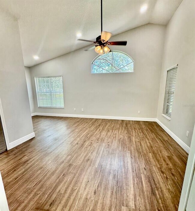 Building Photo - 1001 E Pebble Beach Cir