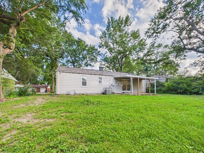 Building Photo - 11018 Booth Ave