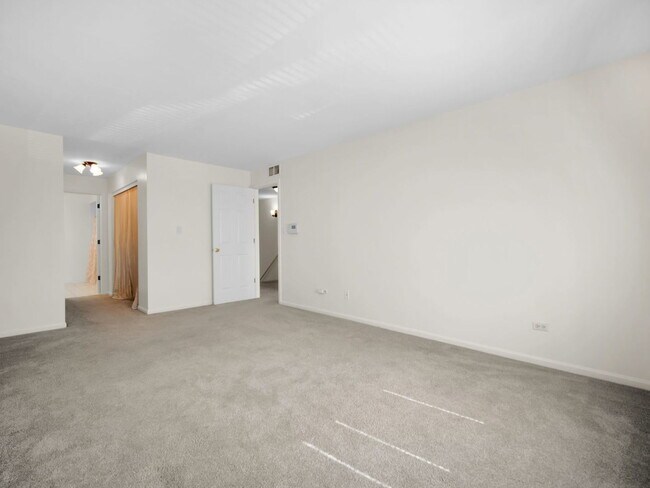 Building Photo - 4934 S Cornell Ave