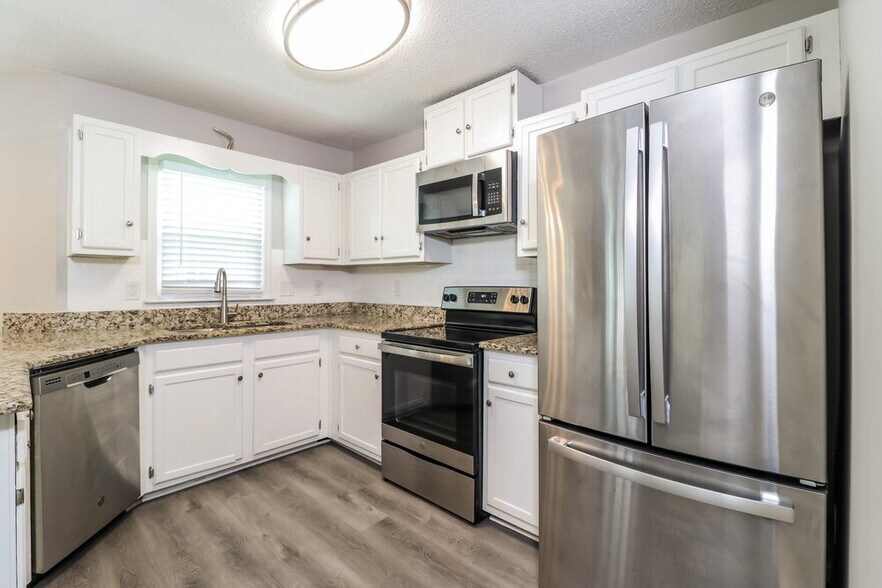 Building Photo - 739 Glenspring Dr