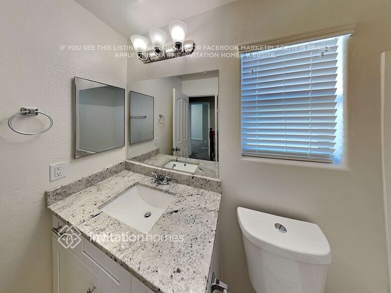 Building Photo - 17412 W Mandalay Ln