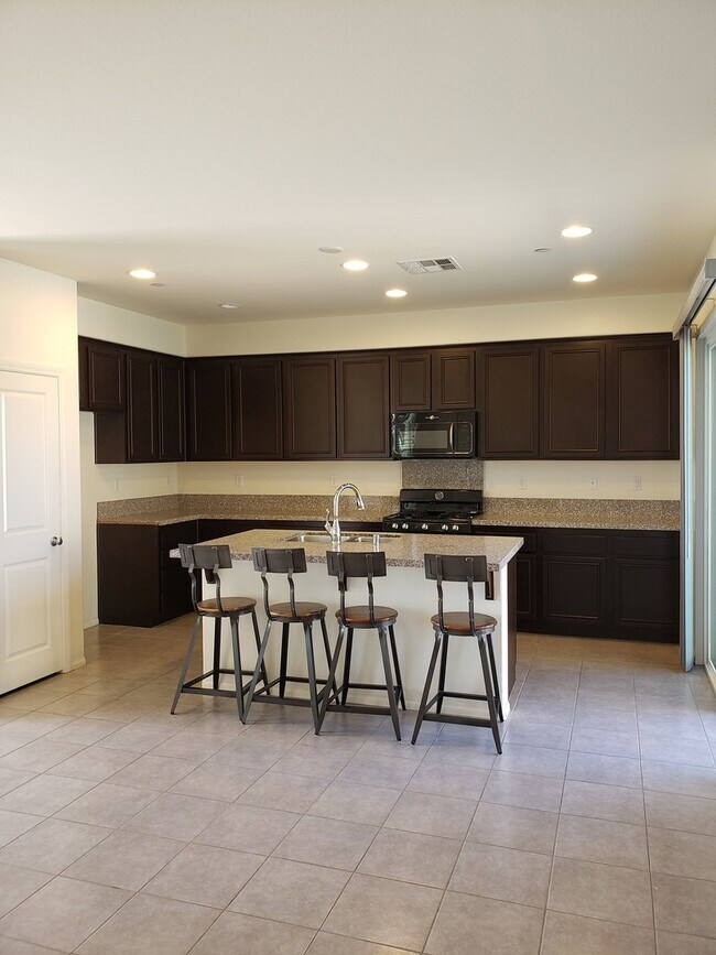 Building Photo - Riverpark 3+3 Single Family Home $4200