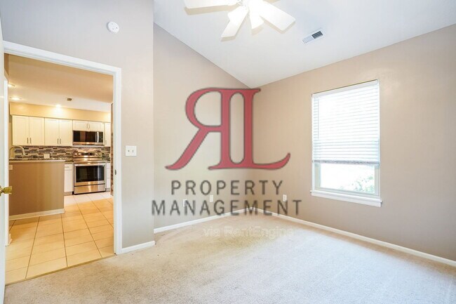 Building Photo - 1241 Rivercrest Dr S