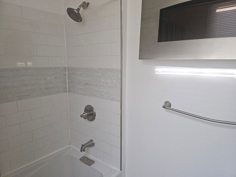 Building Photo - 6332 Summer St