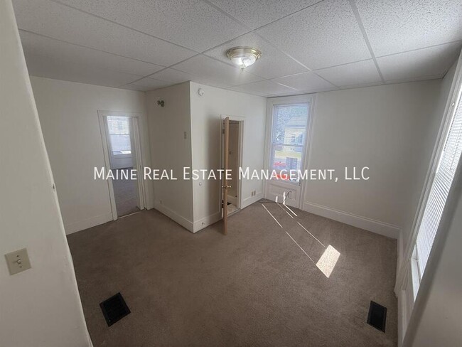 Primary Photo - 329 Union St