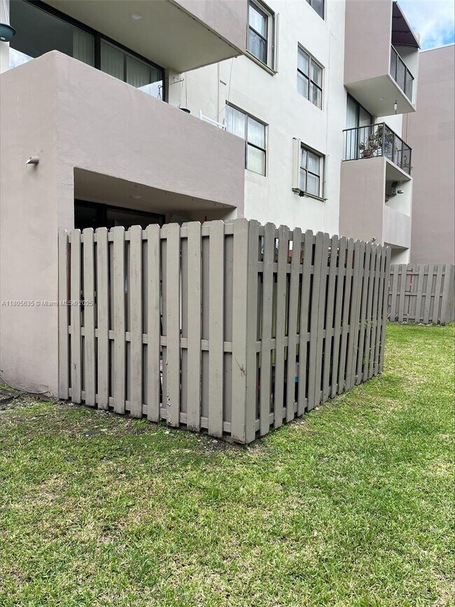 Building Photo - 8004 SW 149th Ave