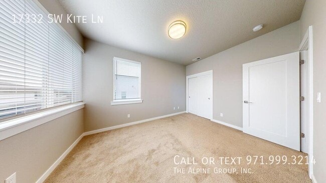Building Photo - 17332 SW Kite Ln