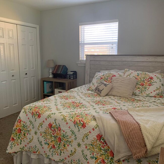 Building Photo - 103 Lassere Cir