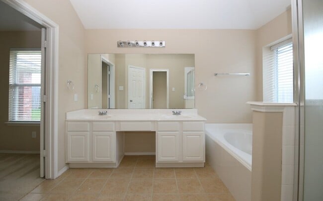 Building Photo - 14715 Country Rose Ln