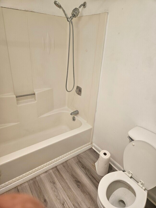 Building Photo - 289 Melrose Dr