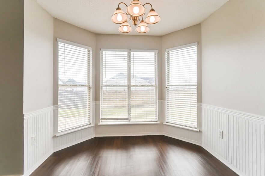 Building Photo - 4255 Man of War Dr