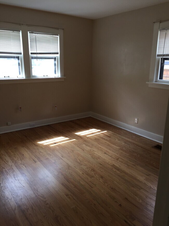 Building Photo - Ranch House for Rent