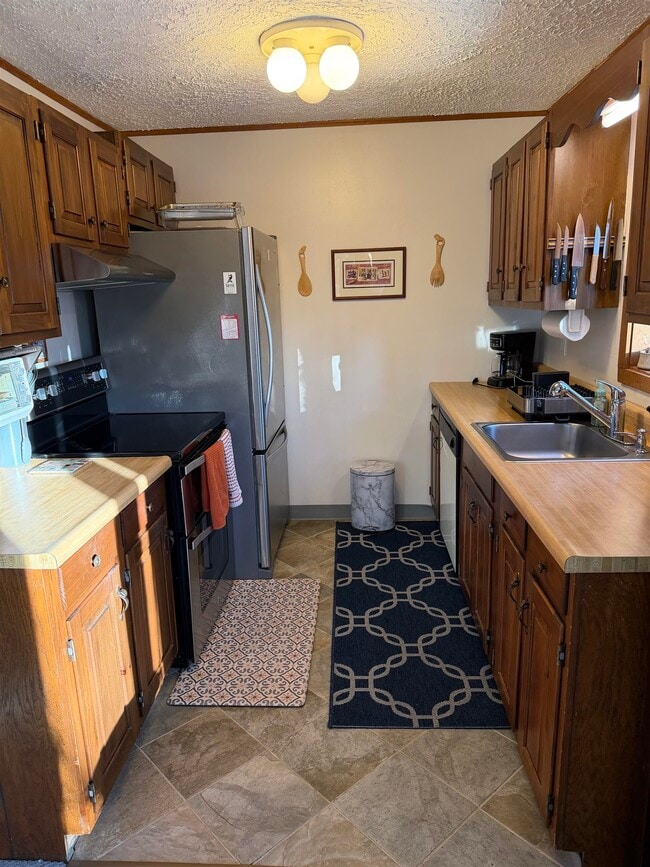 Building Photo - 127 Mountain Ridge Rd