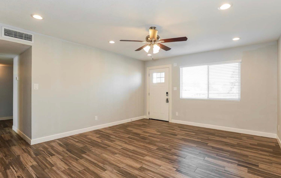 Building Photo - 6103 S Parkside Dr