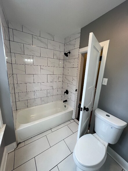 Building Photo - 5527 Bloyd St