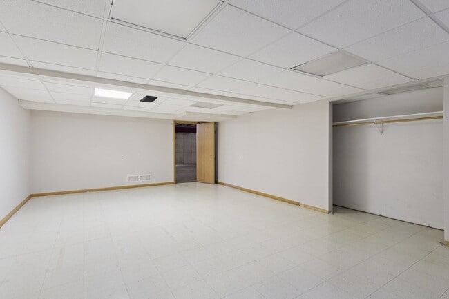 Building Photo - 3403 Green Pastures Ln