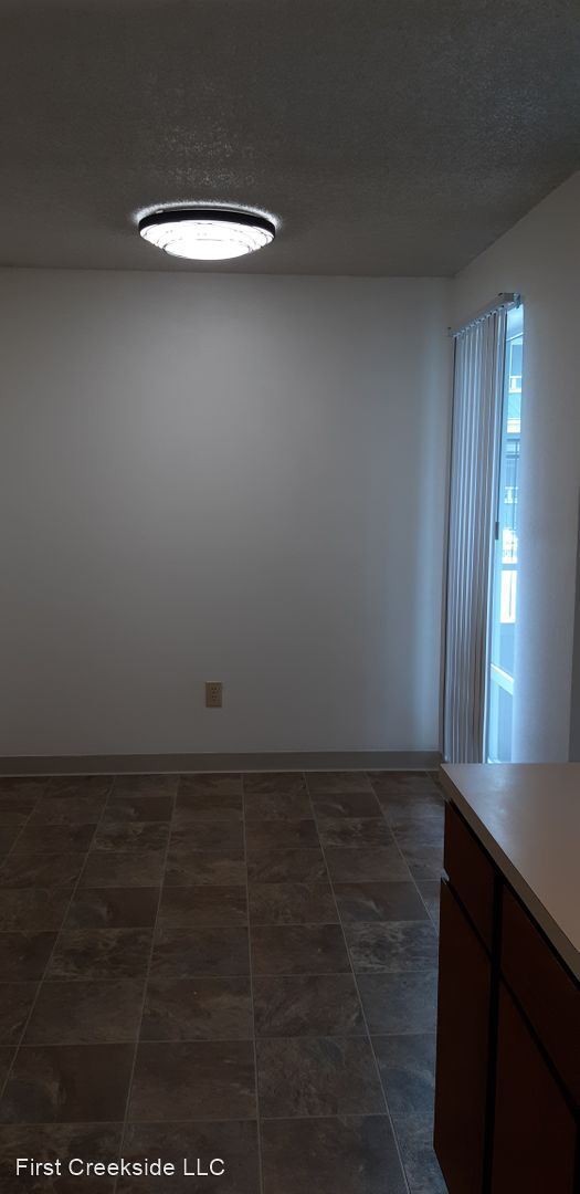 Building Photo - 1650 Mowry Square
