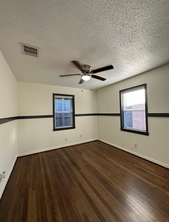 Building Photo - 813 Waverly St