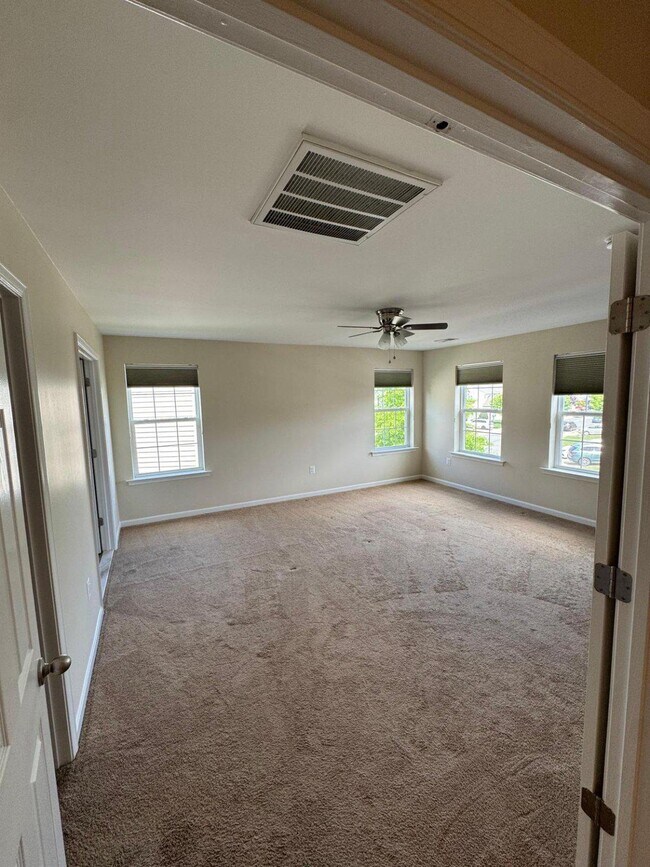 Building Photo - 24877 Myers Glen Pl