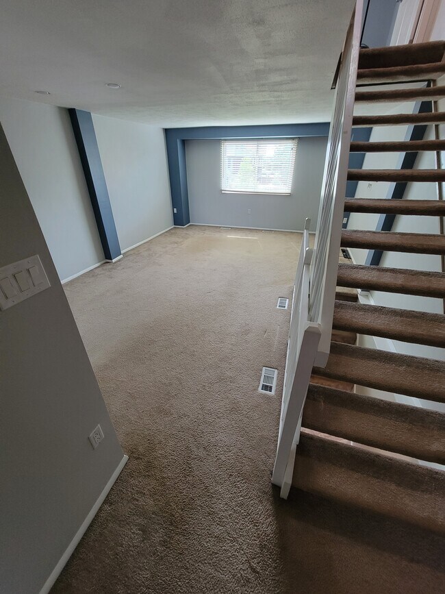 Building Photo - 175 Cranbrooke Dr