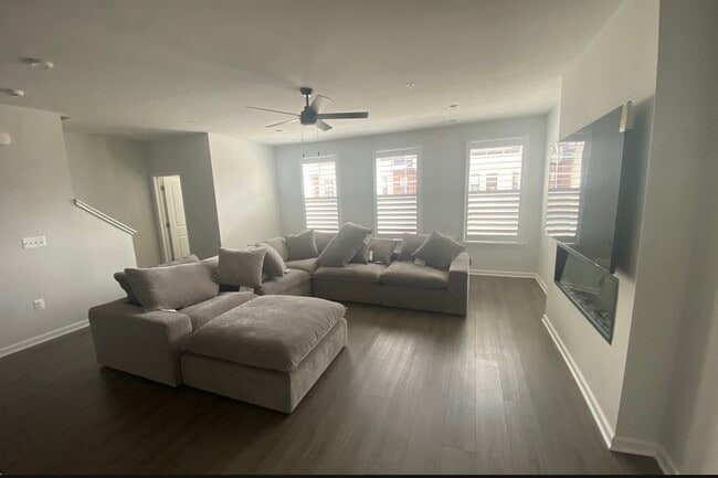 Building Photo - 13273 Coalfield Station Ln