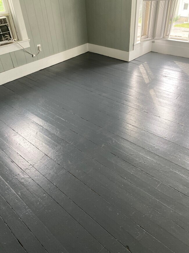 Building Photo - 77 W Main St