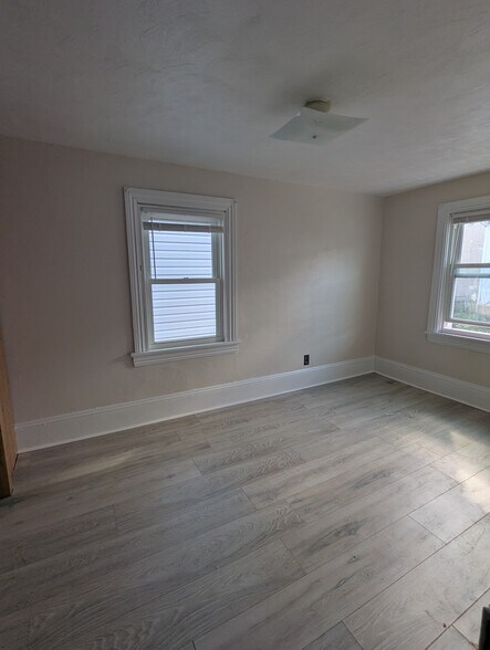 Building Photo - 1024 2nd Ave