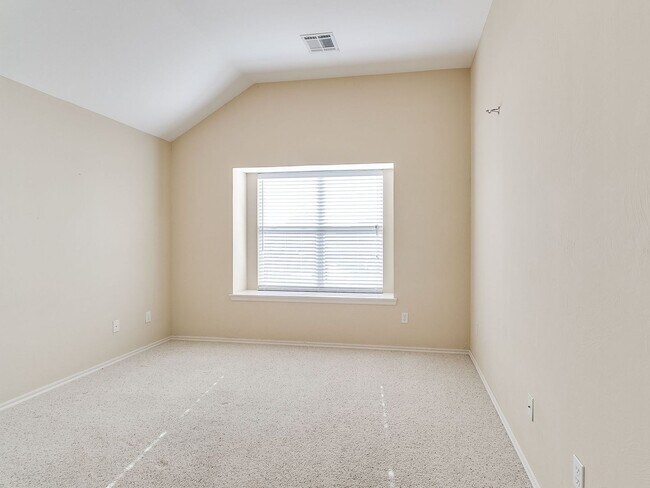 Building Photo - Beautiful Home With Lake View - 3 Bed + 2 Bath