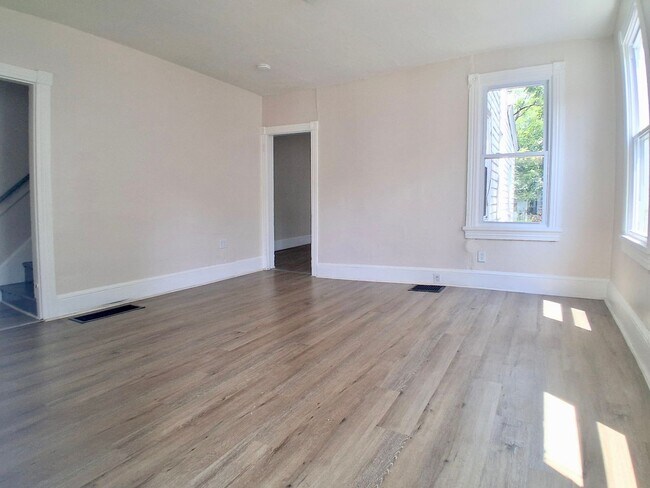 Building Photo - Spacious 4 Bedroom Home FOR RENT in Bridgeton NJ $2150