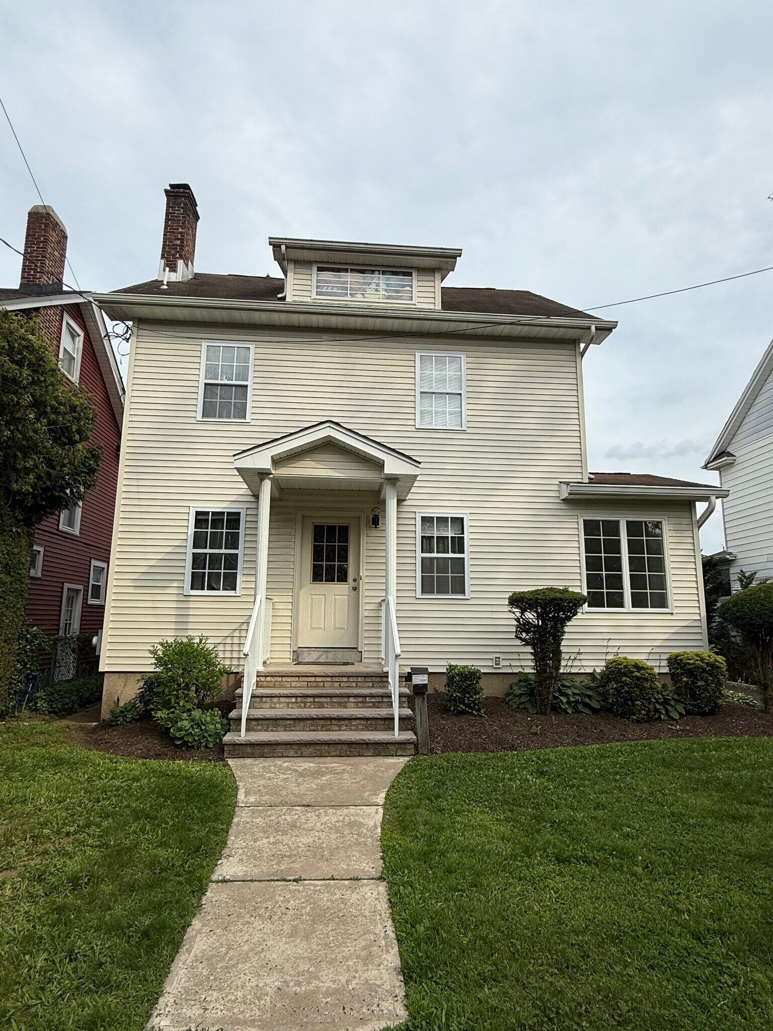 Building Photo - 107 Front St