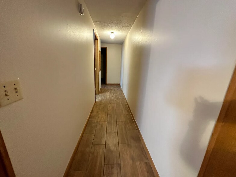 Building Photo - 1321 Division St