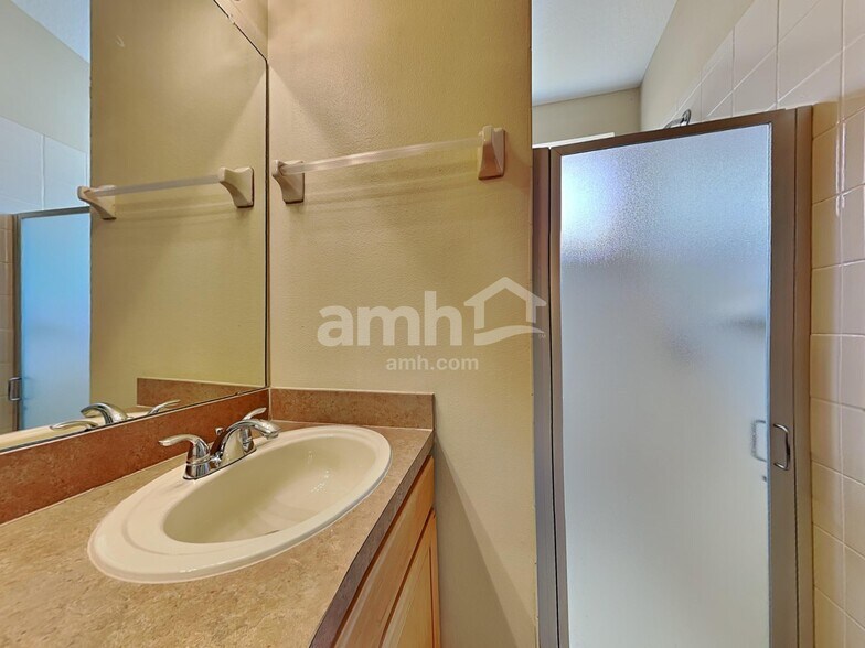 Building Photo - 27437 Sugar Loaf Dr