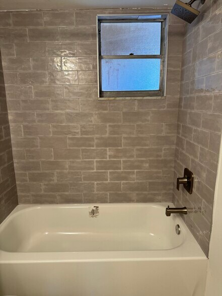 Building Photo - 5154 Turquoise Ln