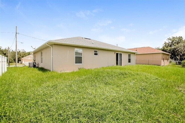 Building Photo - 1903 Ray Pl