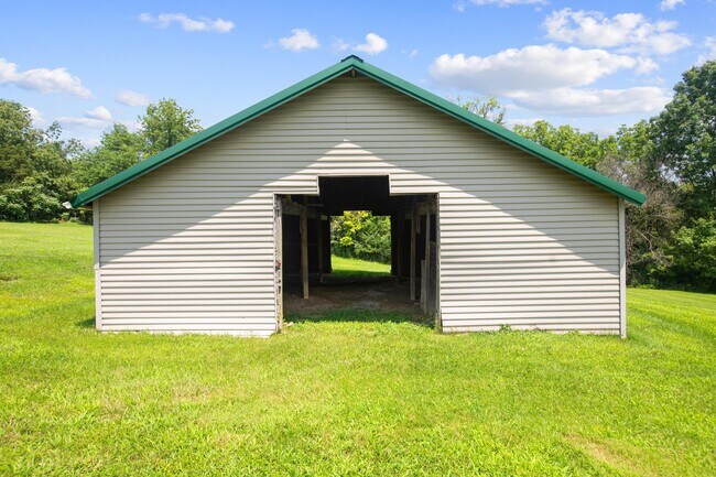 Building Photo - 1221 Hawthorne Ln