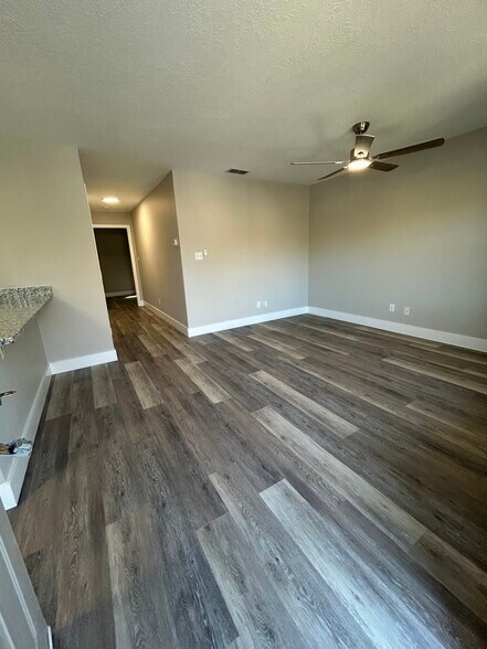 Building Photo - 1601 Big Tree Rd