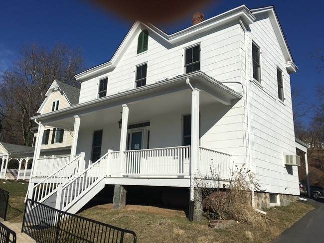 Building Photo - 3677 Park Ave