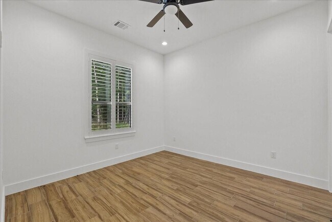 Building Photo - 266 Rd 66111