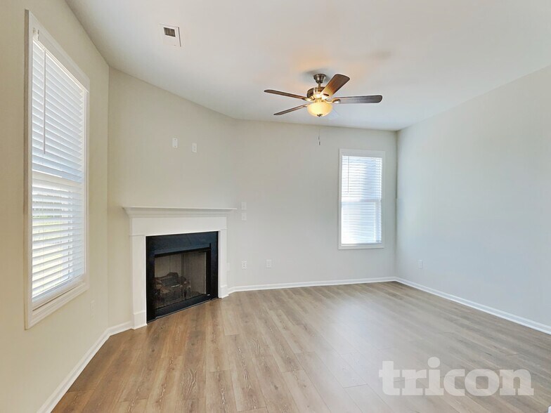 Building Photo - 176 Olde Pl